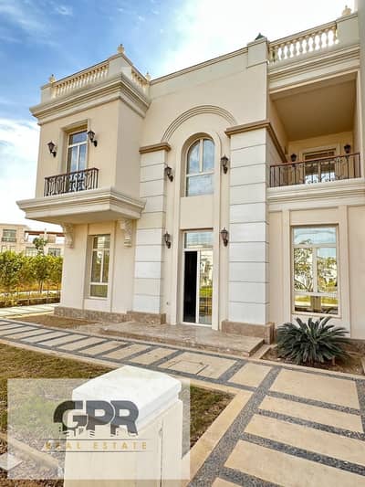 Fully finished villa, ready for immediate handover, in a prime location in New Cairo.