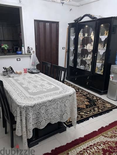 سفرة طعام ونيش