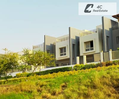 direct landscape townhouse for sale 3 bedrooms less than its price by 150,000 in Hyde Park New Cairo Compound Fifth Settlement
