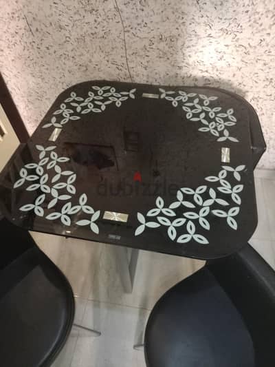 سفره زجاج واربع كراس استعمال خفيف