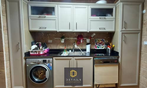 193 sqm apartment for rent, including the kitchen, in a prime location close to all services. Located in Phase 3A, a double-facing unit, in Al Khamaye