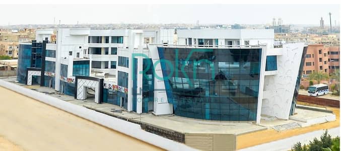 للبيع مول بالكامل تجارى إدارى طبى فى التجمع