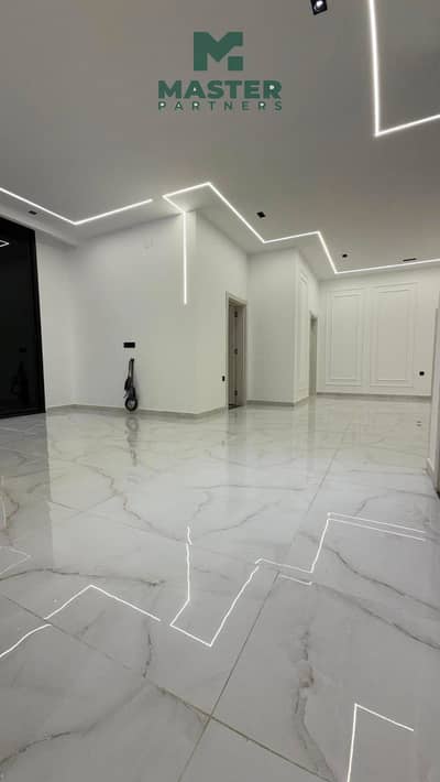 Fully Finished Apartment for Sale in Hyde Park, New Cairo  Located in Golden Square, directly on South 90th Street, just 5 minutes from Mivida