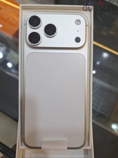 آبل - آيفون 17 برو ماكس