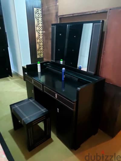 Wood and Leather Bedroom غرفة نوم خشب و جلد