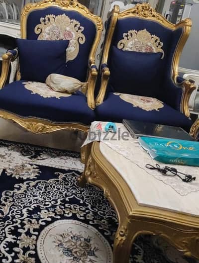 صالون للبيع