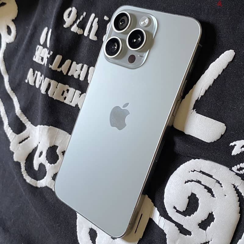 Apple - iPhone 15 Pro Max 5