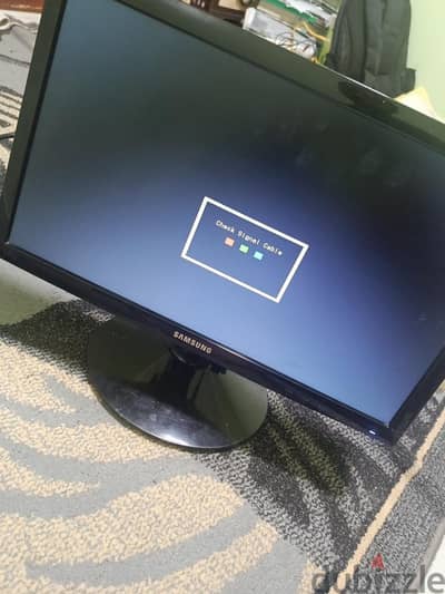 شاشة  Samsung S19C150  بوصة ١٩  للبيع بي ٩٠٠ جنيه بس