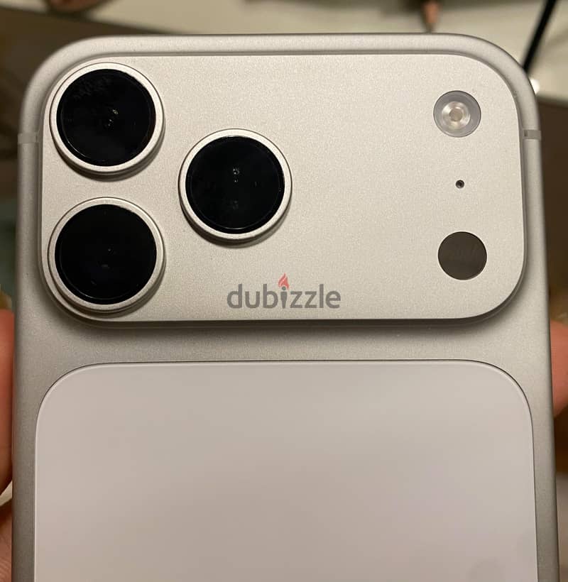 Apple - iPhone 17 Pro Max 2