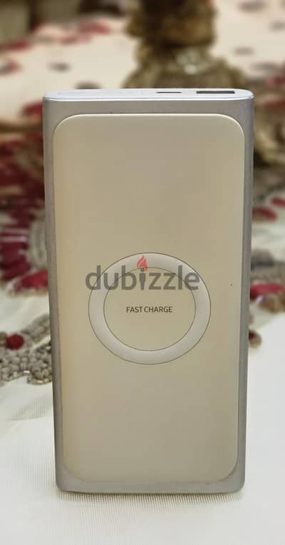 Original Samsung Power Bank (10,000)mAh+Original cable included
