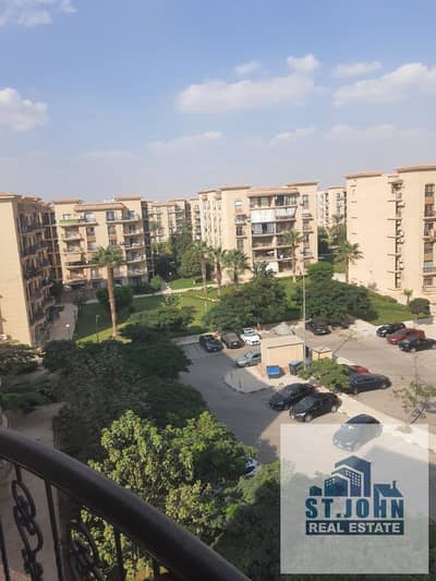 131 square meters apartment for rent with garden view, 3 bedrooms and 2 bathrooms next to Avenue
