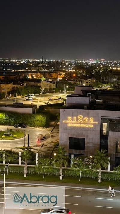 للايجار شقه 240م بالفرش والاجهزه فيو فندق ريكسوس في العلمين الساحل الشمالي