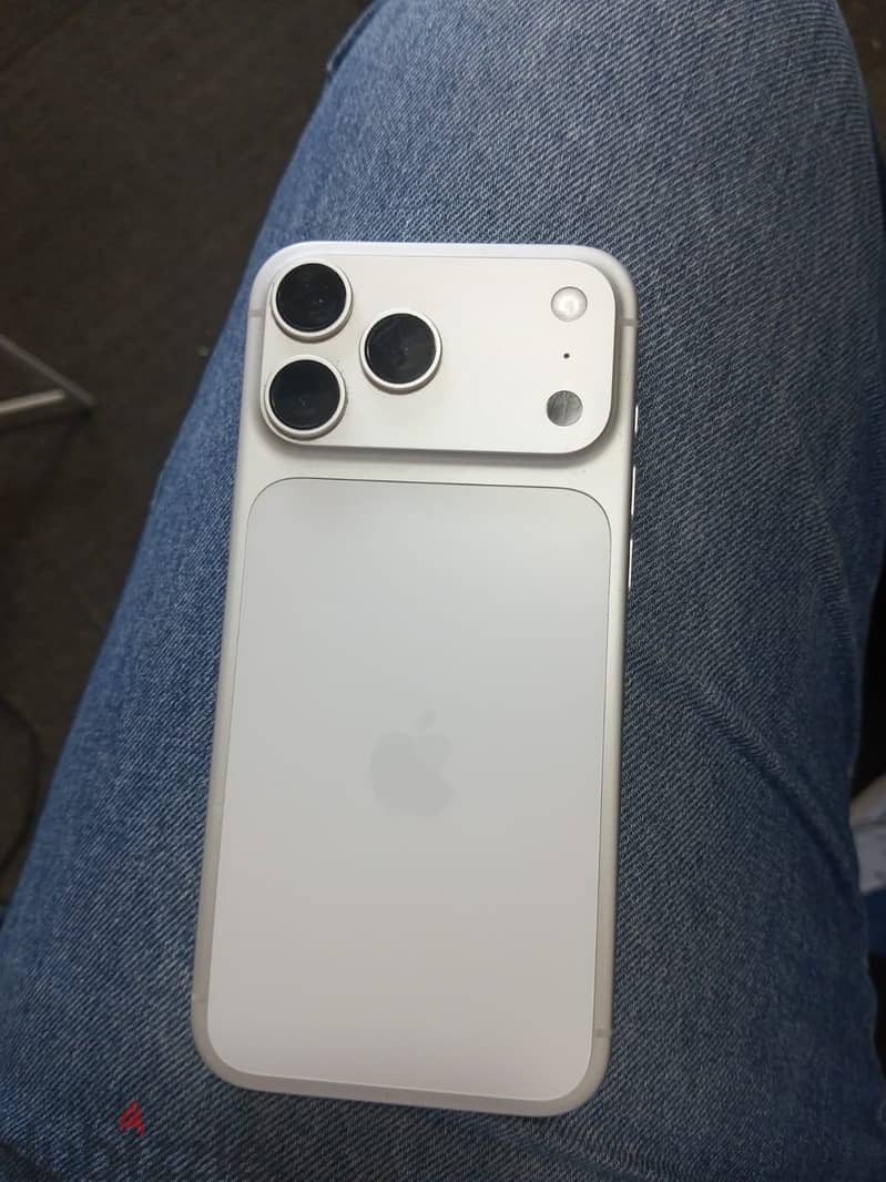 Apple - iPhone 17 Pro Max 1