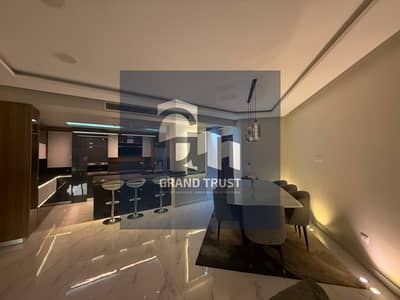Luxury hotel-style apartment with a garden in Midtown Compound.