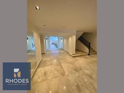 Apartment for sale, 100 sqm, at a very attractive price, below market price, directly from the original owner in Place Gate, Sheikh Zayed.