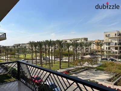 ١٦٠ متر ٢ غرفه منهم ماستر ريسبشن وسفره واوبن كيتشن  ٣ حمام  اجانب فقط   شامل جراج والكلوب هاوس الدور الثاني