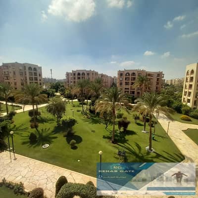  متاح شقة للإيجار في مدينة الرحاب    المرحلة الخامسة – مدينة الرحاب  المساحة: 258 متر  الدور الثالث  أسانسير  ڤيو جاردن مميز   4 غر