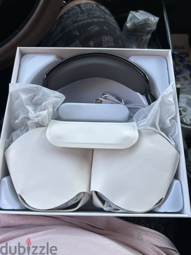 Airpod’s Max 1