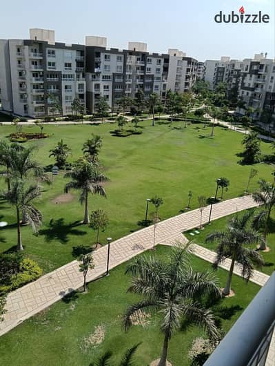 شقة للبيع في مدينتي 200م فيو وايد جاردن قريبة من الخدمات B12