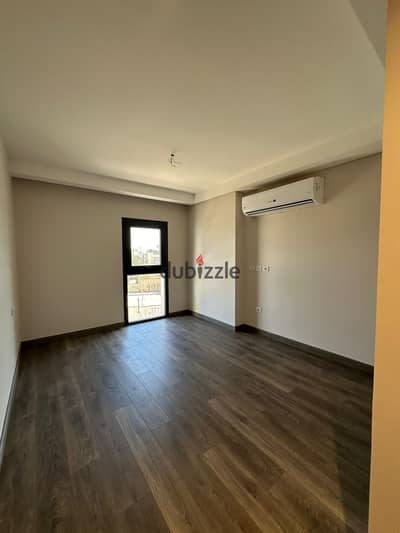 Prime finished apartment with air conditioning and kitchen for sale in Zed Towers, prime view