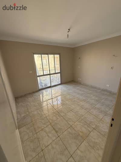 99 sq m apartment for rent in Al Rehab, prime location near Avenue Mall and services