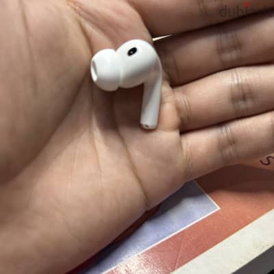 Right side airpods pro 3 (فردة يمين ايوبودز برو ٣)