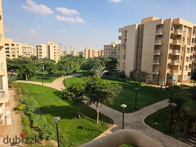 للبيع شقه في مدينتي 165 متر B11 وايدجاردن قريبه من الخدمات