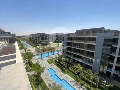 Ready to Move 3BD Penthouse+ Roof 130m Installment for sale in El Patio Oro La Vista 5th Settlement New Cairo