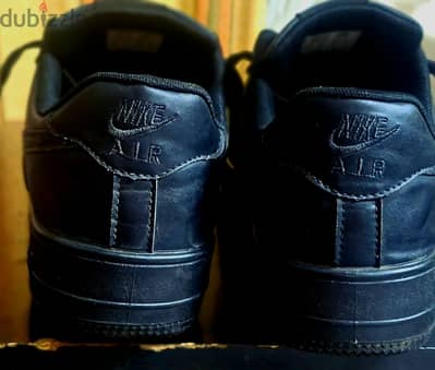 اير فورس بحاله جيده جدا- Nike Air Force I Black كالجديد تماماً للجادين