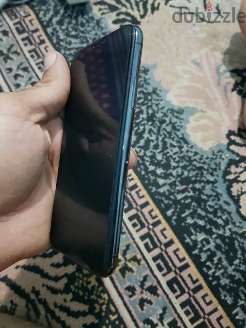 Apple - iPhone X 4