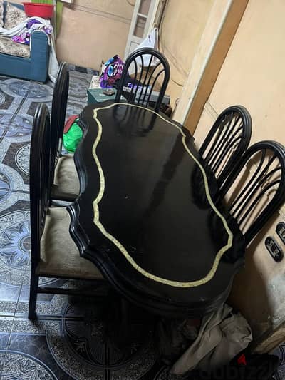 سفرة سوداء أنيقة مع 5 كراسي