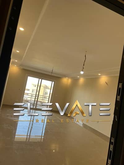 A unique apartment for rent in The Square Compound – Fifth Settlement If you are looking for comfort and privacy in a prime location, this is your opportunity