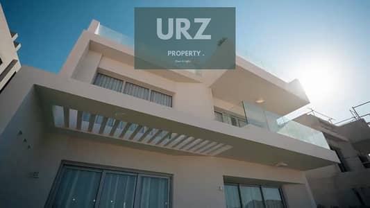 Corner villa with hotel finishing and a wonderful sea view for sale in a prime location on the North Coast next to La Vista and Sea Shore