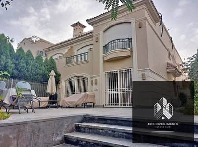 Twin house for sale in Patio Oro La Vista in the Golden Square - 300m² built-up area (resale) with a swimming pool view - ready for viewing