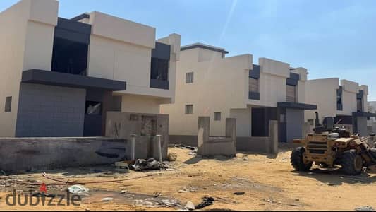 Town House 183m Prime Lake and Garden Views R. T. M