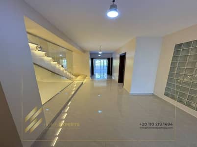 Town house with Private Garden and Roof for rent in Mountain View Hyde Park