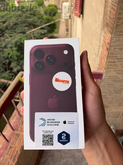 iphone 18 Pro - 100% Battery (10 charges only)