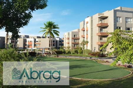 For Rent: 186m² Ground-Floor Apartment with a 200m² Garden – 4 Bedrooms, Fully Furnished & Equipped – Pool View – Zayed Regency Compound