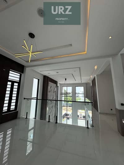 For those seeking upscale living, a villa is for sale in a prime location next to Madinaty minutes away from the American University near sarai