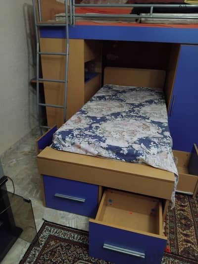 سرير دورين + وحدة ادراج + مكتب