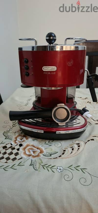 اسبرسو ماشين ديلونجي ايطالي  به فوم لبن و اسبرسو و كابتشينو و امريكانو