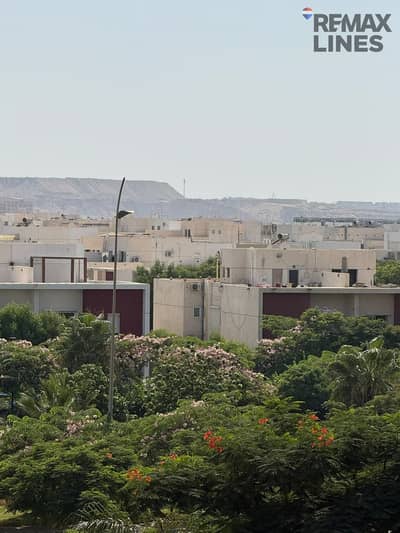 Apartment for sale in Madinaty B6 overlooking the stream and villas with ultra finishing