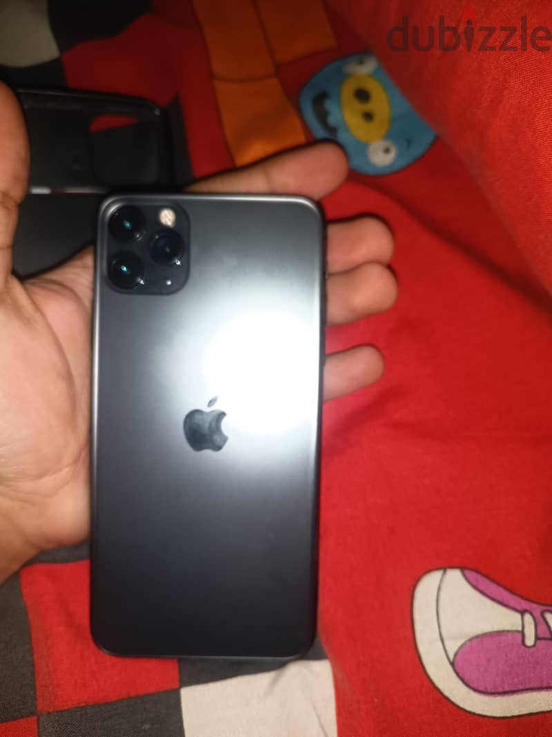 Apple - iPhone 11 Pro Max 2