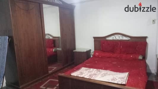 Furnished apartment for rent in Maadi, Saqr Quraish consists of three bedrooms, a reception, 2 bathrooms, and an air-conditioned kitchen. All rooms are on the fifth floor with an elevator.