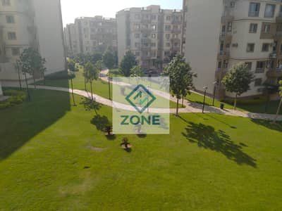 Apartment for sale in Madinaty, 132 sq m, wide garden view, opposite Mahmoud El Far Market and the mosque. 3 bedrooms and 2 bathrooms. MADINATY B6