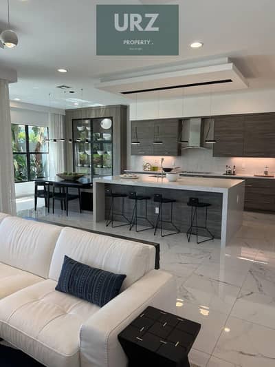 A fully finished standalone villa with installments over 15 years + pool and a 50% discount, double view, in the best location in the phase next to SO