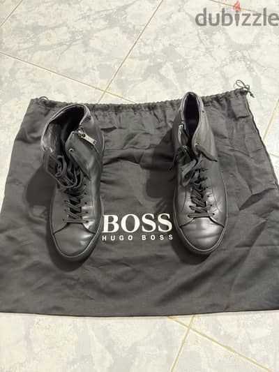 Hugo Boss boot size 44