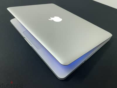 بنفس حالة الجديد لاب توب Apple MacBook Pro i7