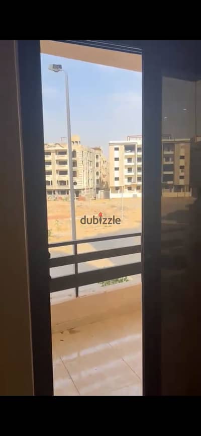 شقه مميزه فيو جاردن للبيع فى اللوتس الشماليه