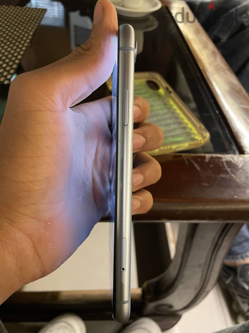 Apple - iPhone XR 1
